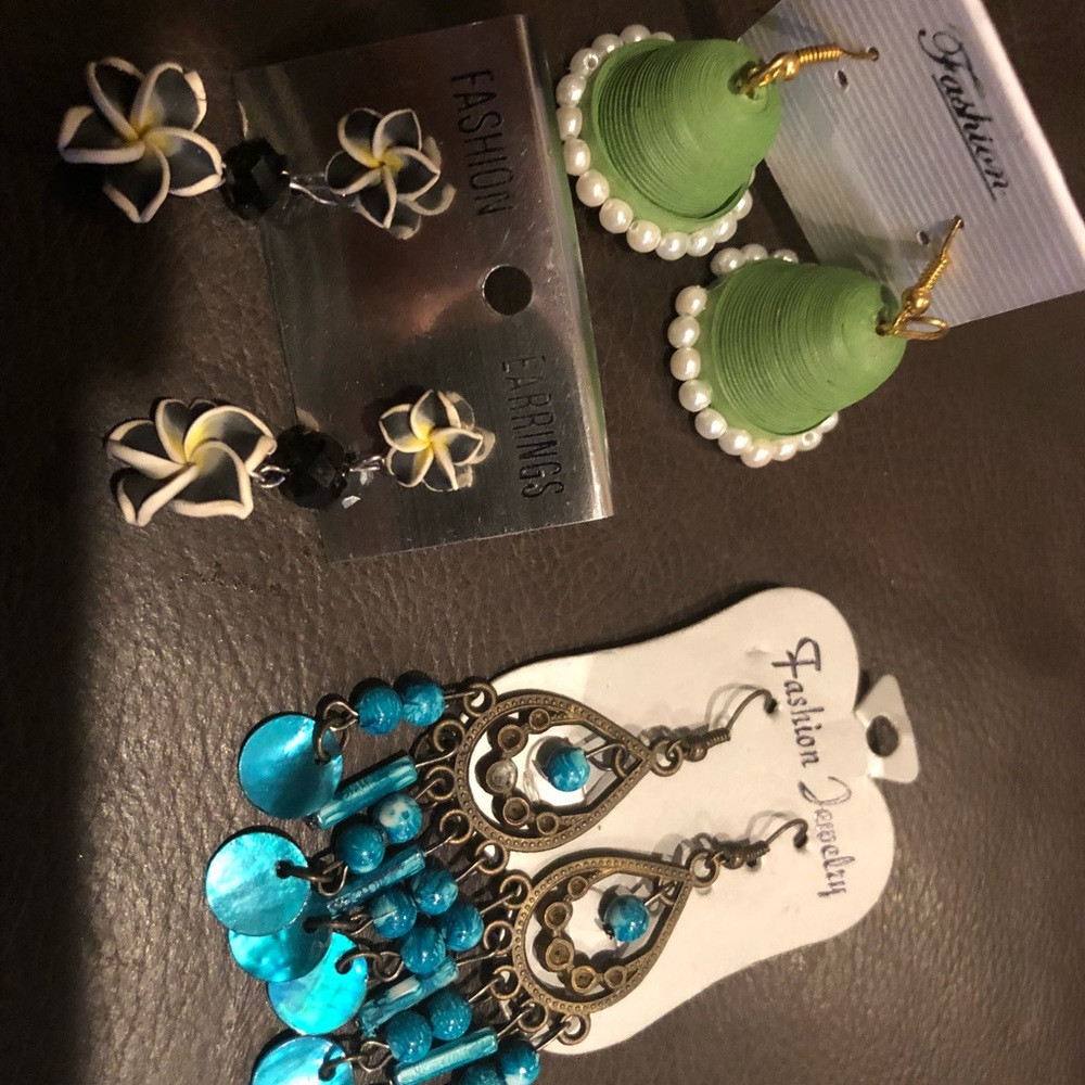5 sets earrings ( mix of traditional and modern)